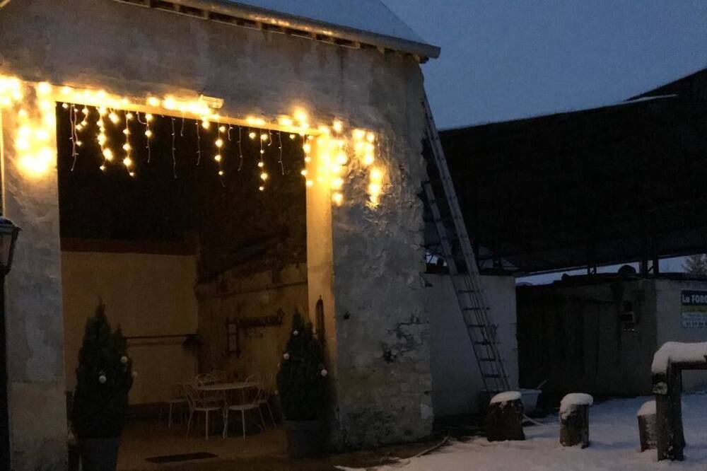Photo of Patio Balcony in Villeneuve-sur-Bellot