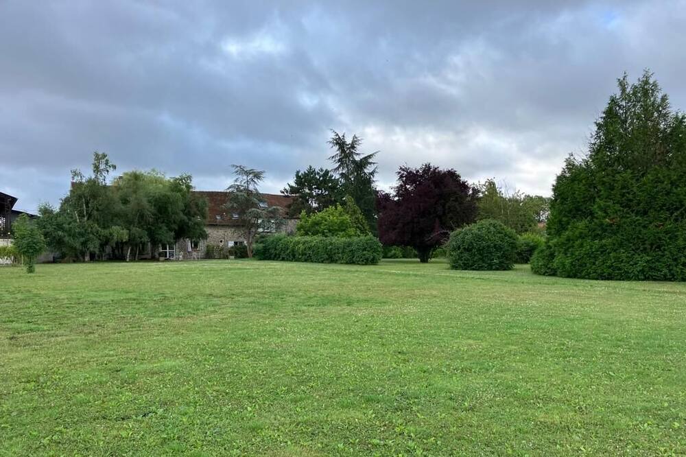 Photo of Others in Villeneuve-sur-Bellot