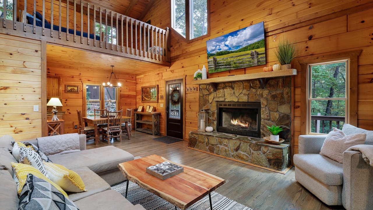 Photo of Livingroom in Cherry Log