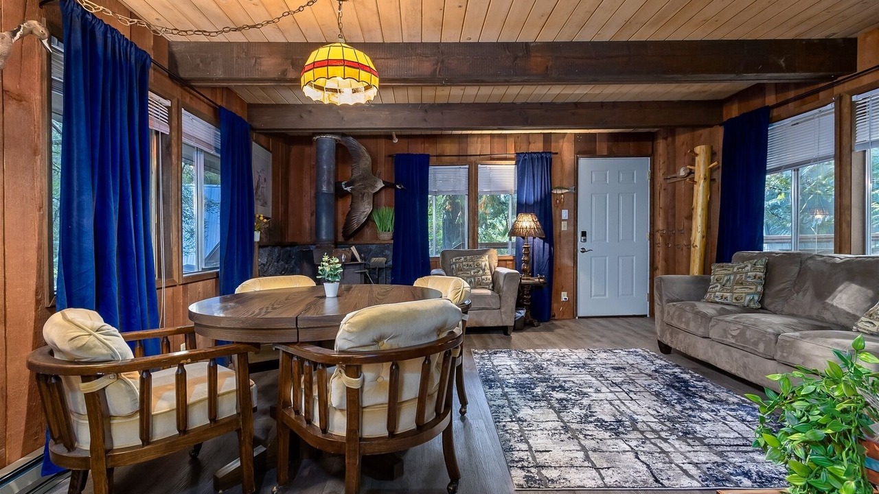 Photo of Others in Packwood