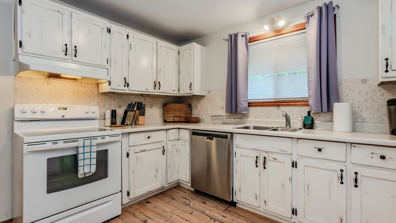 Photo of Kitchen in South Bruce Peninsula