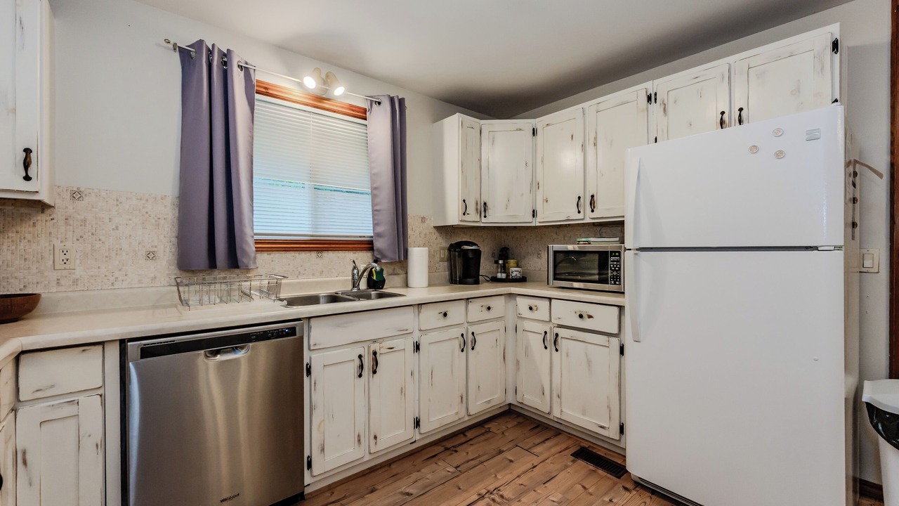 Photo of Kitchen in South Bruce Peninsula