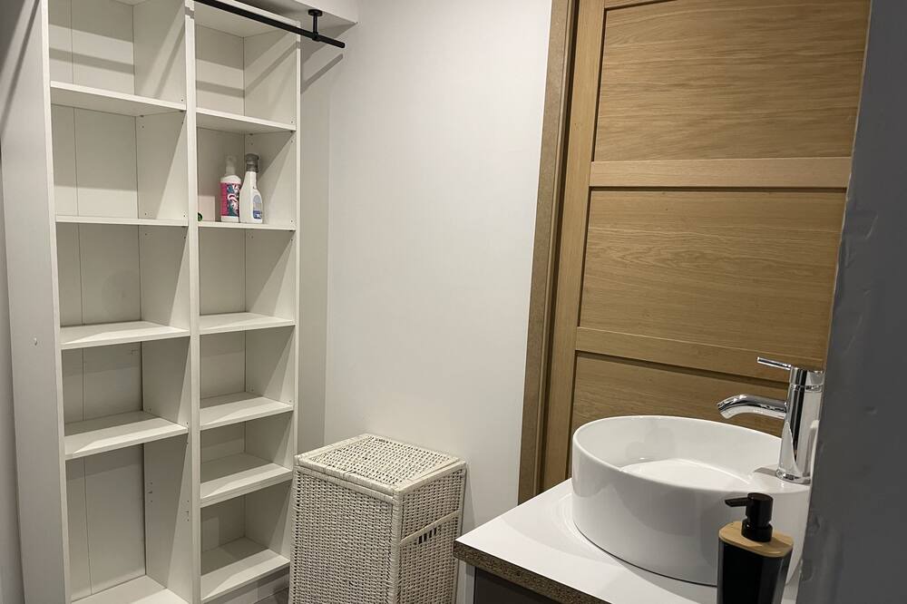 Photo of Bathroom in Cambrai