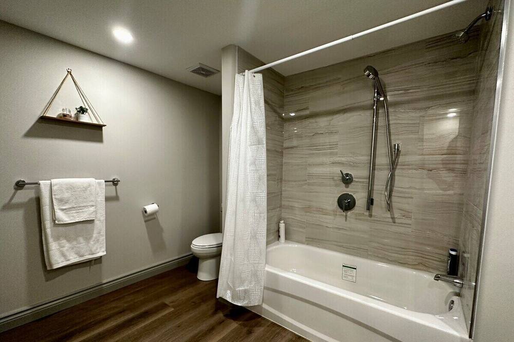 Photo of Bathroom in Oro-Medonte