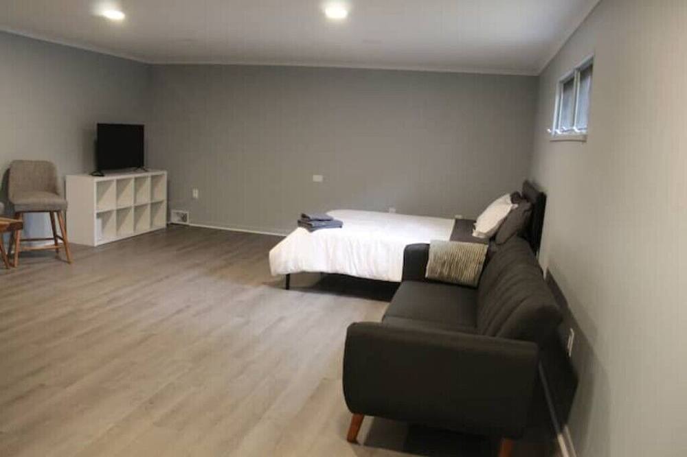 Photo of Bedroom in Squirrel Hill South