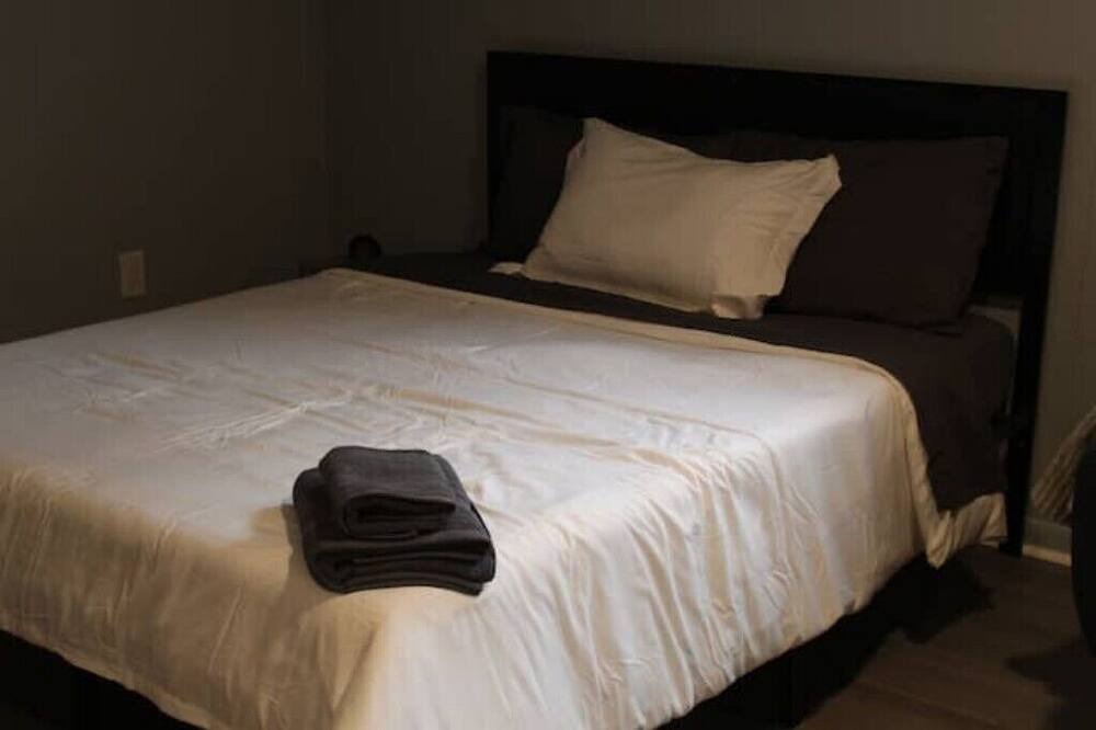 Photo of Bedroom in Squirrel Hill South