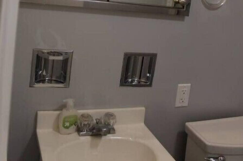 Photo of Bathroom in Squirrel Hill South