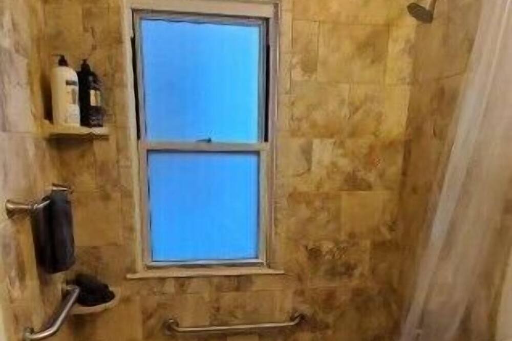 Photo of Bathroom in Squirrel Hill South