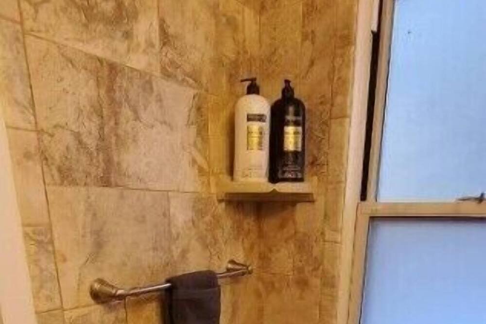Photo of Bathroom in Squirrel Hill South