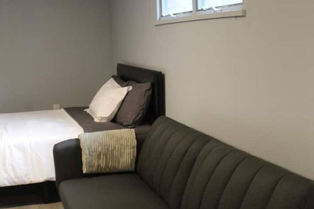 Photo of Bedroom in Squirrel Hill South