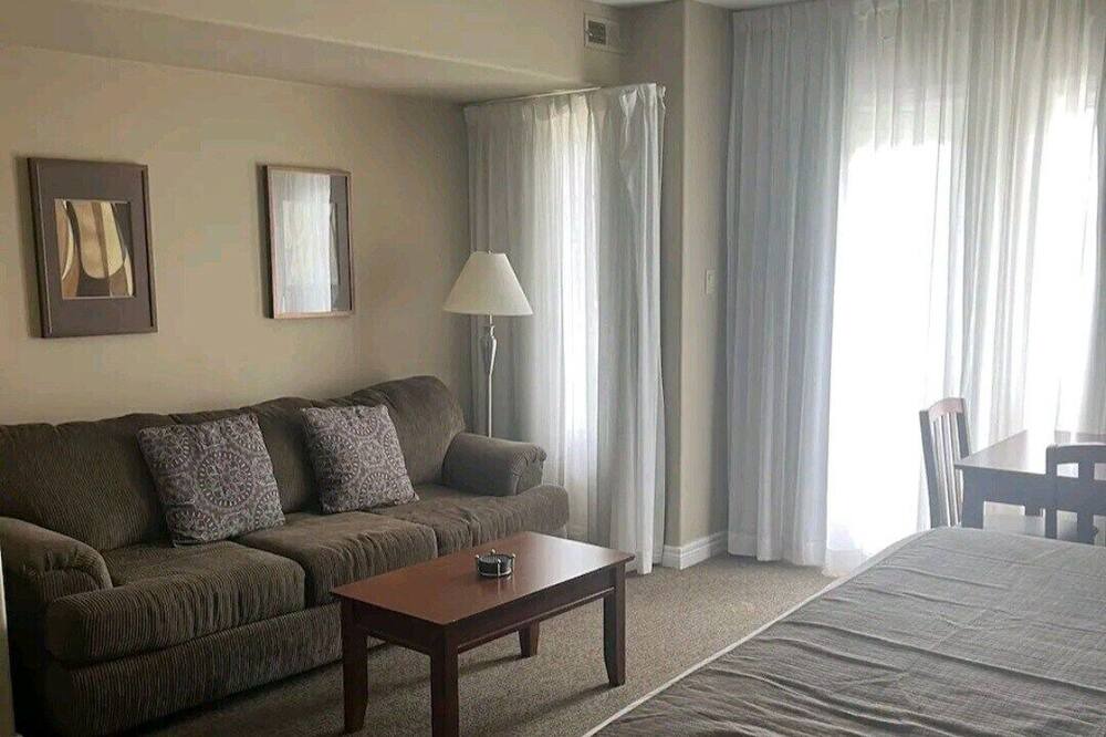 Photo of Bedroom in Oro-Medonte