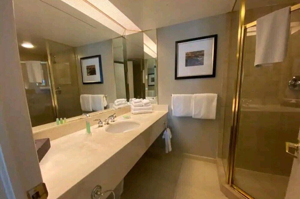 Photo of Bathroom in Oro-Medonte