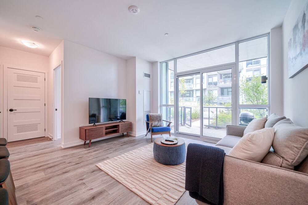Photo of Livingroom in Big Bay Point