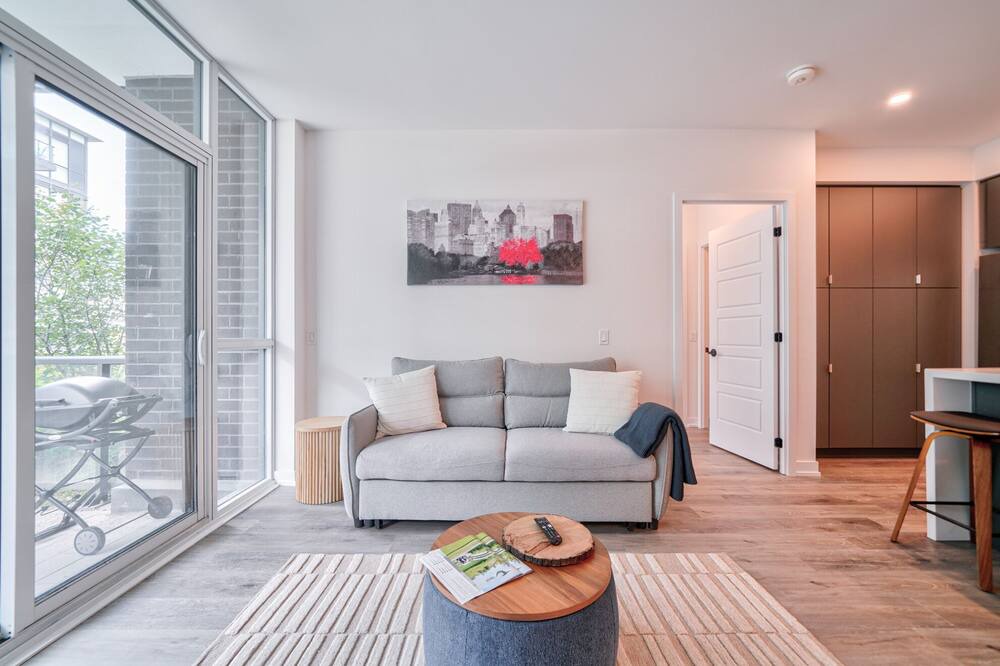 Photo of Livingroom in Big Bay Point