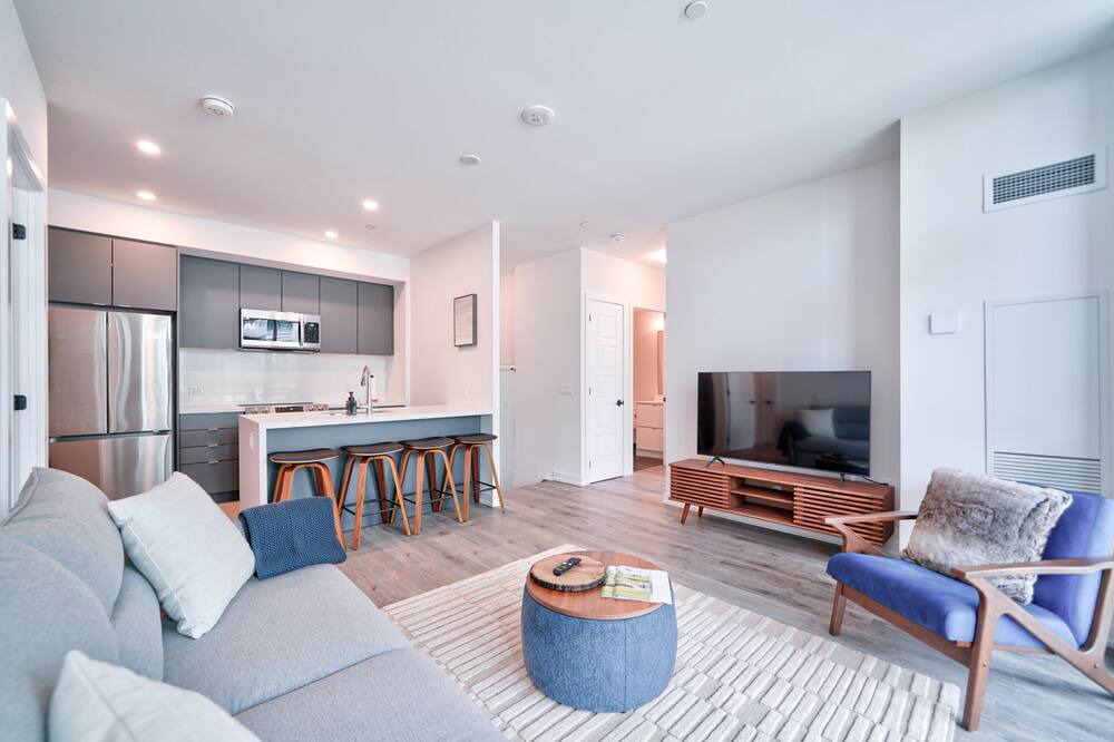 Photo of Livingroom in Big Bay Point