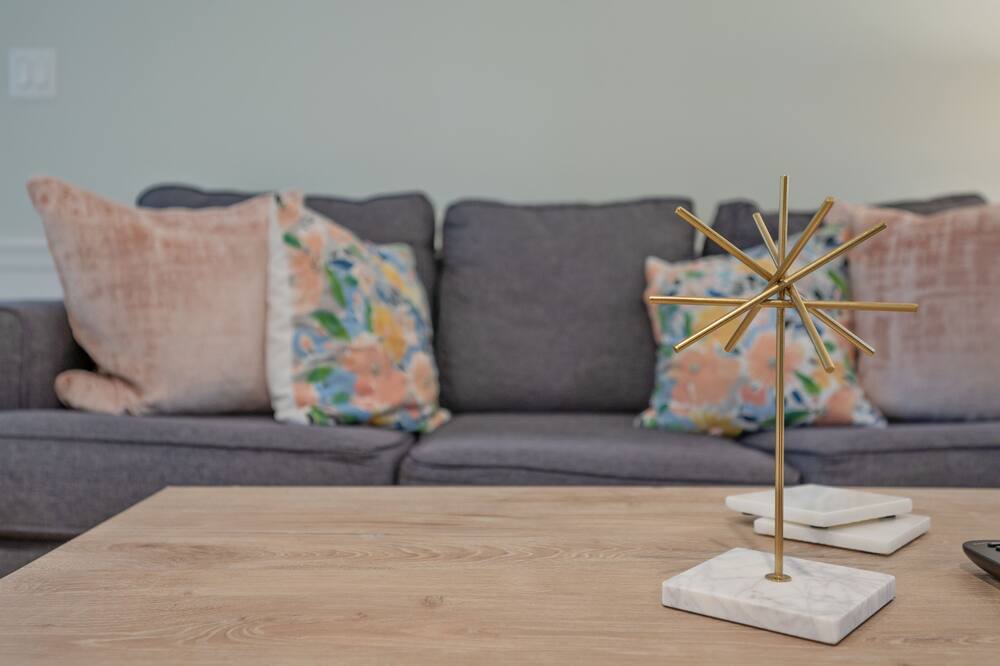 Photo of Livingroom in Northwest Raleigh