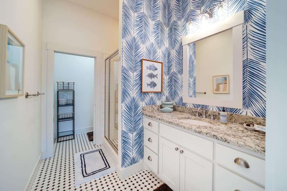 Photo of Bathroom in Eufaula