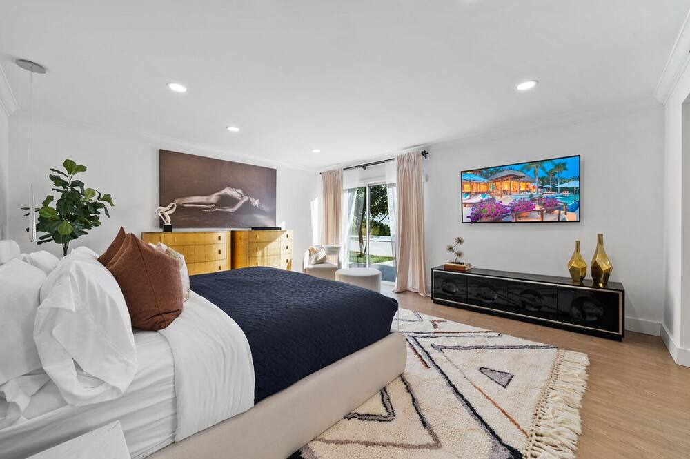 Photo of Bedroom in Beverly Glen