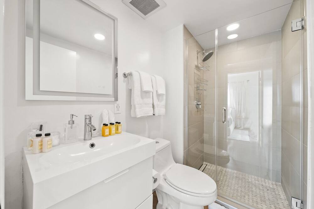 Photo of Bathroom in Beverly Glen