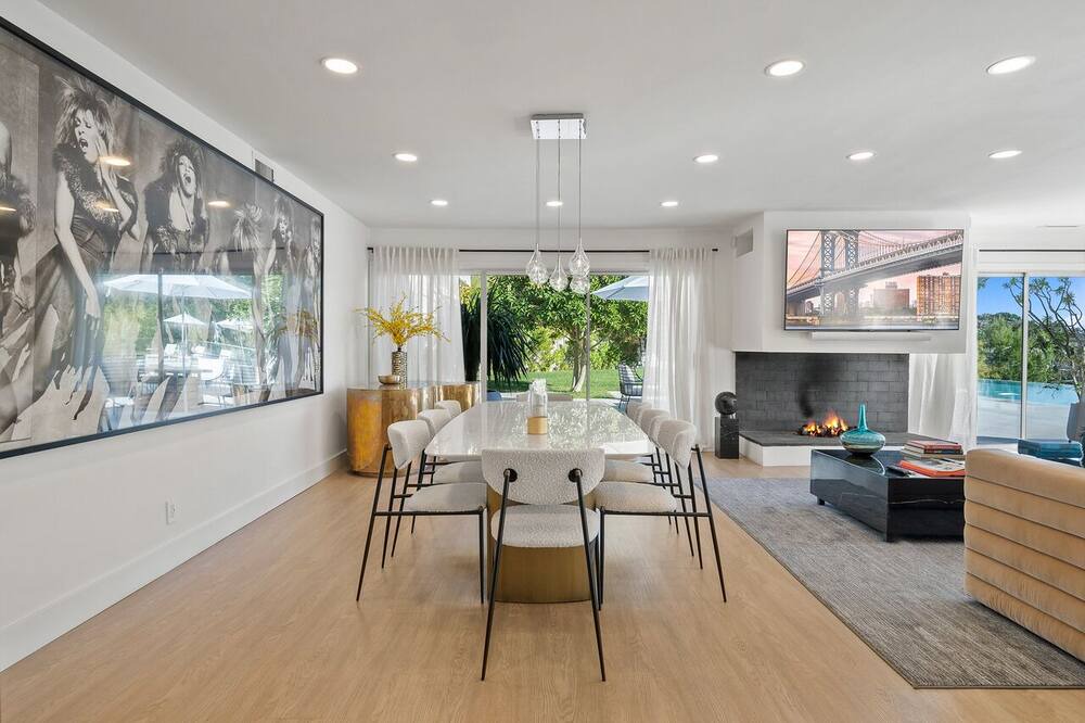 Photo of Others in Beverly Glen