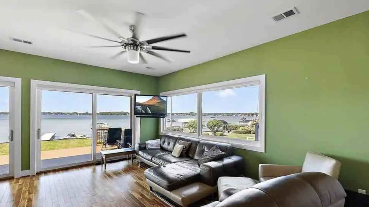 Photo of Livingroom in Keego Harbor