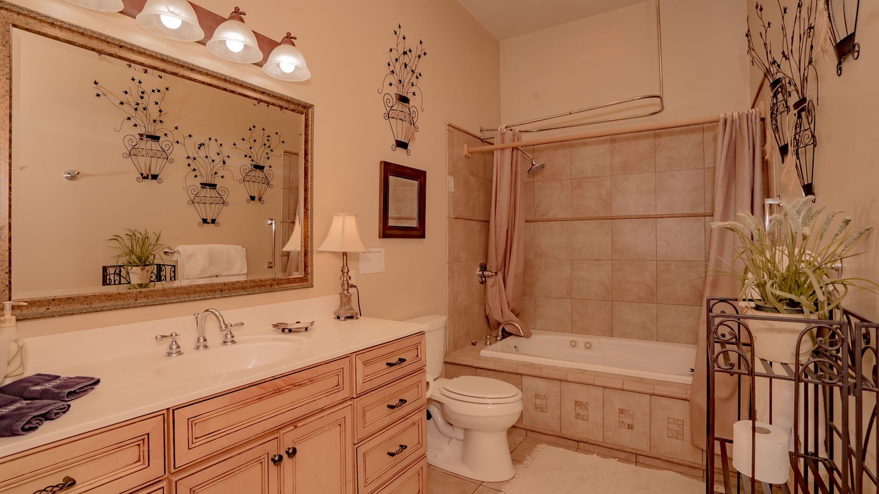 Photo of Bathroom in Gatlinburg - Pigeon Forge