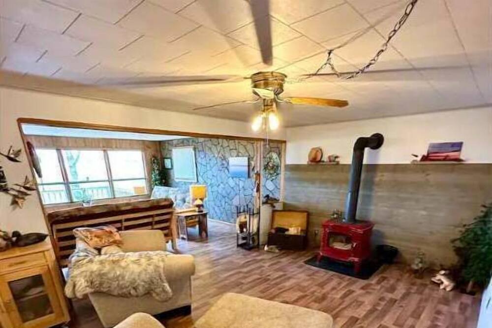 Photo of Livingroom in Herron