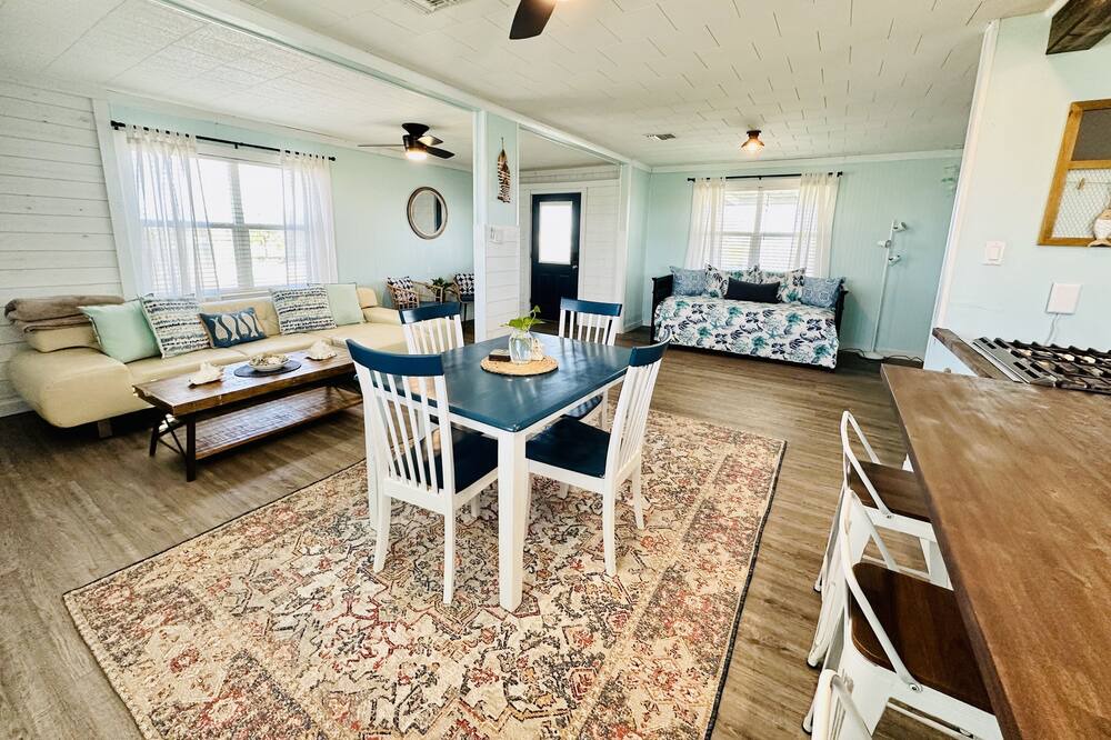 Photo of Livingroom in Port O Connor