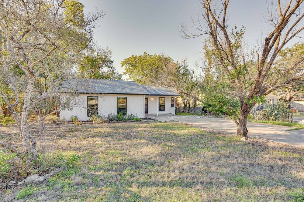 Photo of Outdoor in Apache Shores