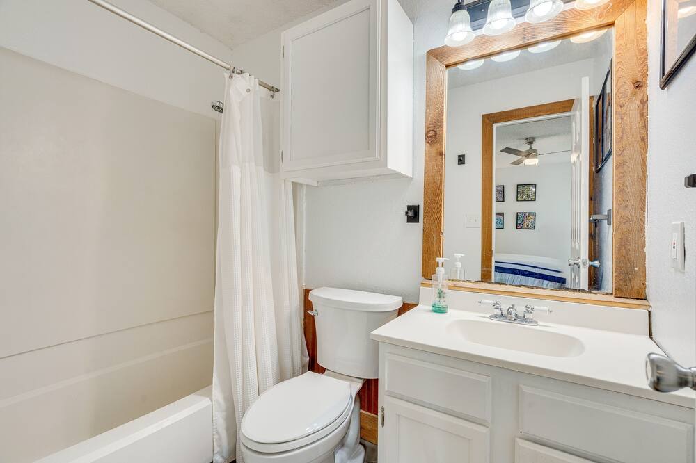 Photo of Bathroom in Apache Shores