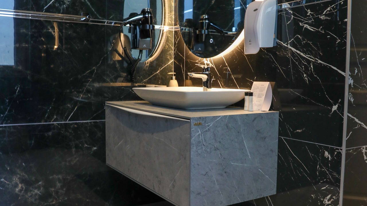 Photo of Bathroom in Ruy-Montceau