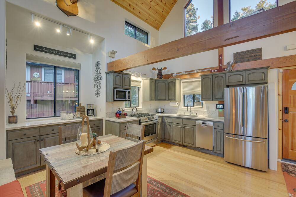 Photo of Kitchen in Green Valley Lake
