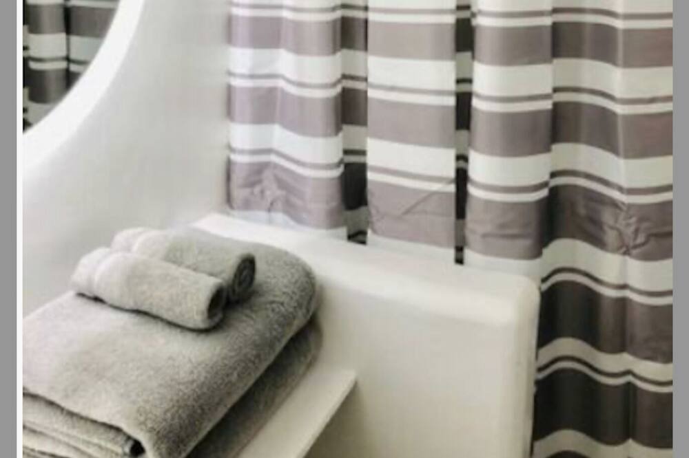 Photo of Bathroom in Pacific Palisades