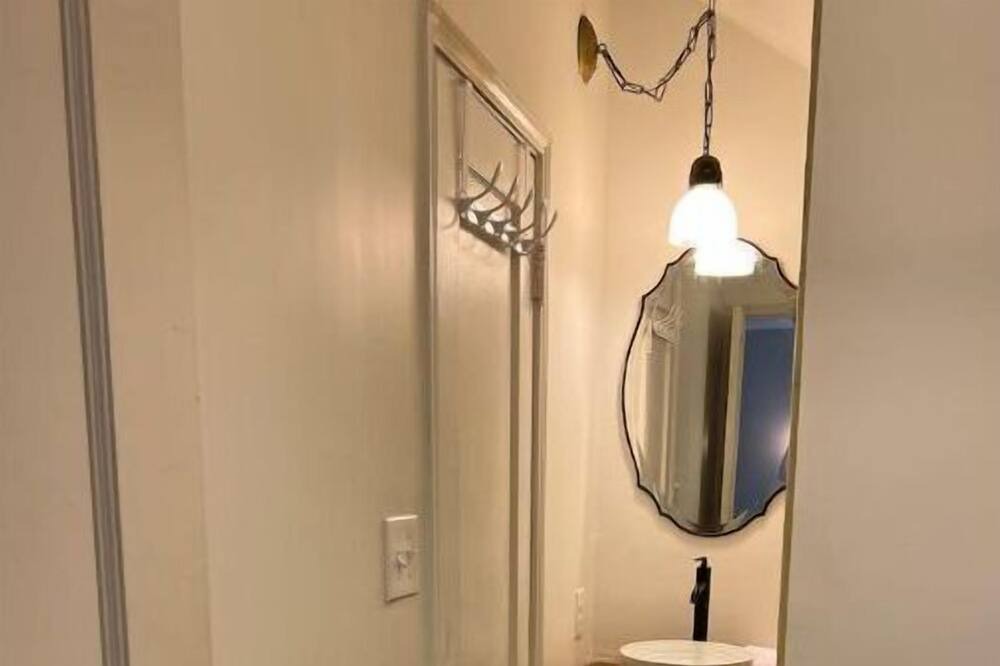 Photo of Bathroom in Burleson County
