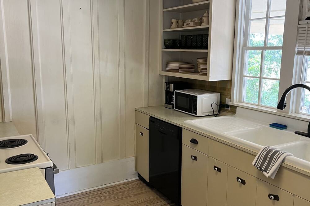 Photo of Kitchen in Burleson County
