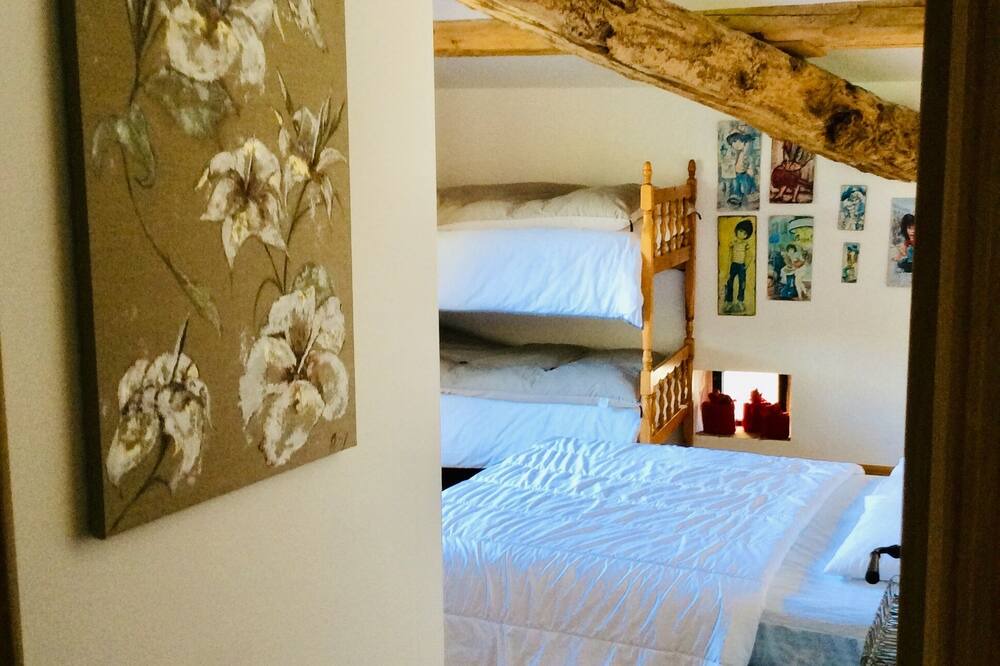 Photo of Bedroom in La Tour-Sur-Orb