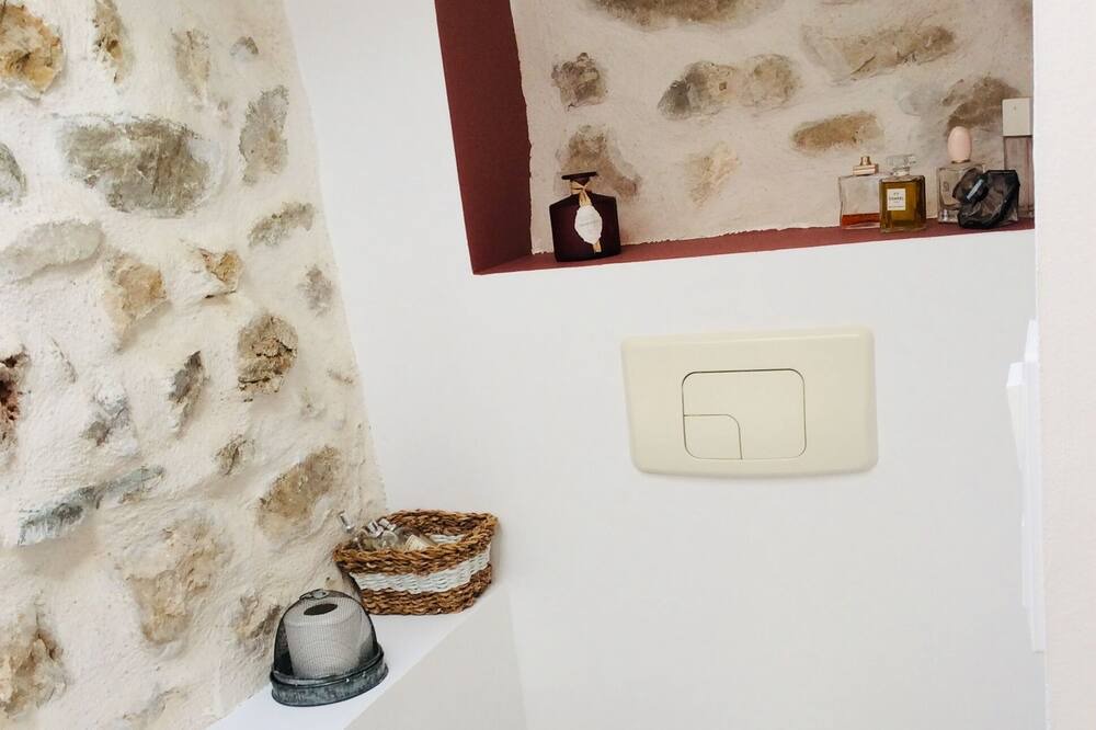 Photo of Bathroom in La Tour-Sur-Orb
