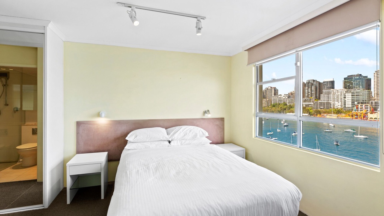 Photo of Others in McMahons Point