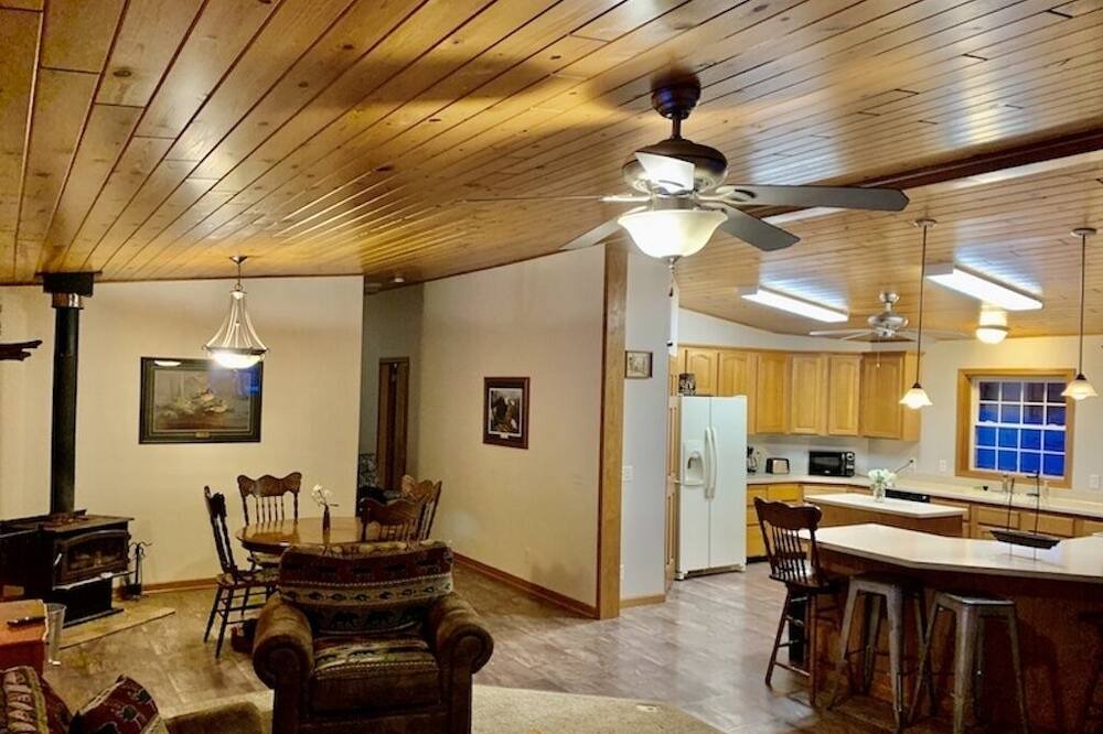 Photo of Bedroom in Lansing