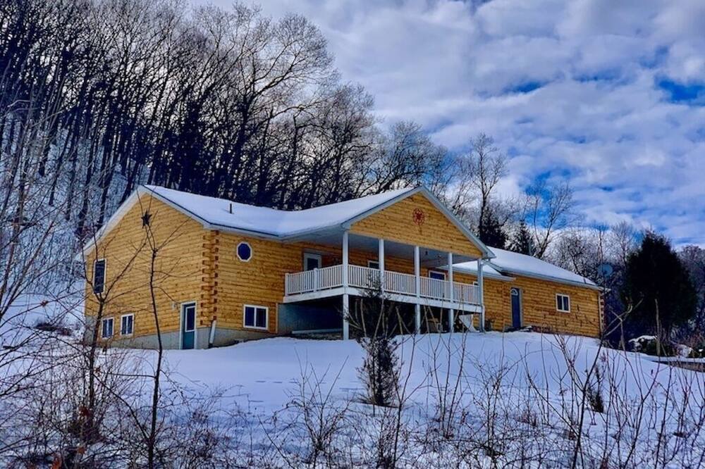 Photo of Outdoor in Lansing