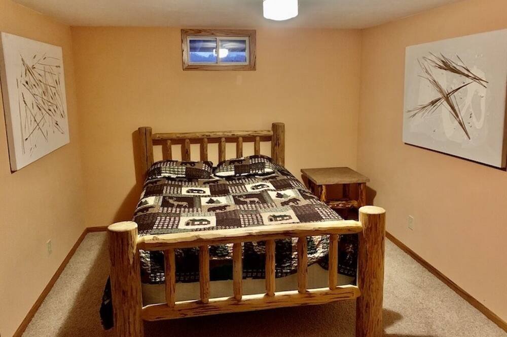 Photo of Bedroom in Lansing