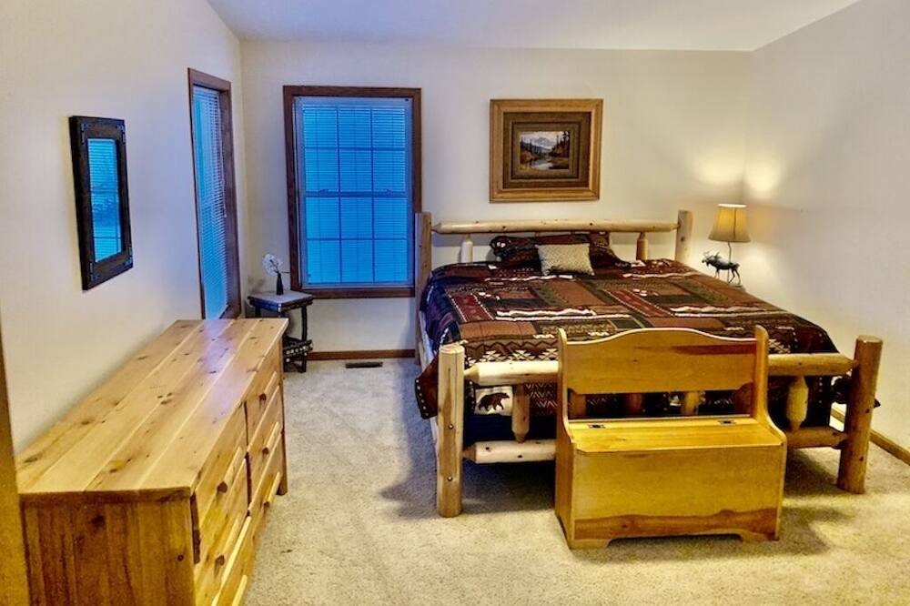 Photo of Bedroom in Lansing