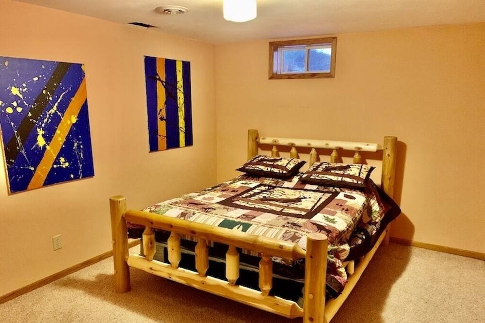 Photo of Bedroom in Lansing