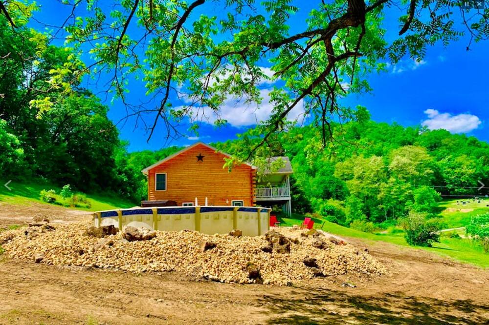 Photo of Outdoor in Lansing