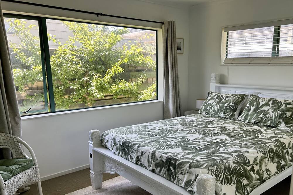 Photo of Bedroom in Omanu