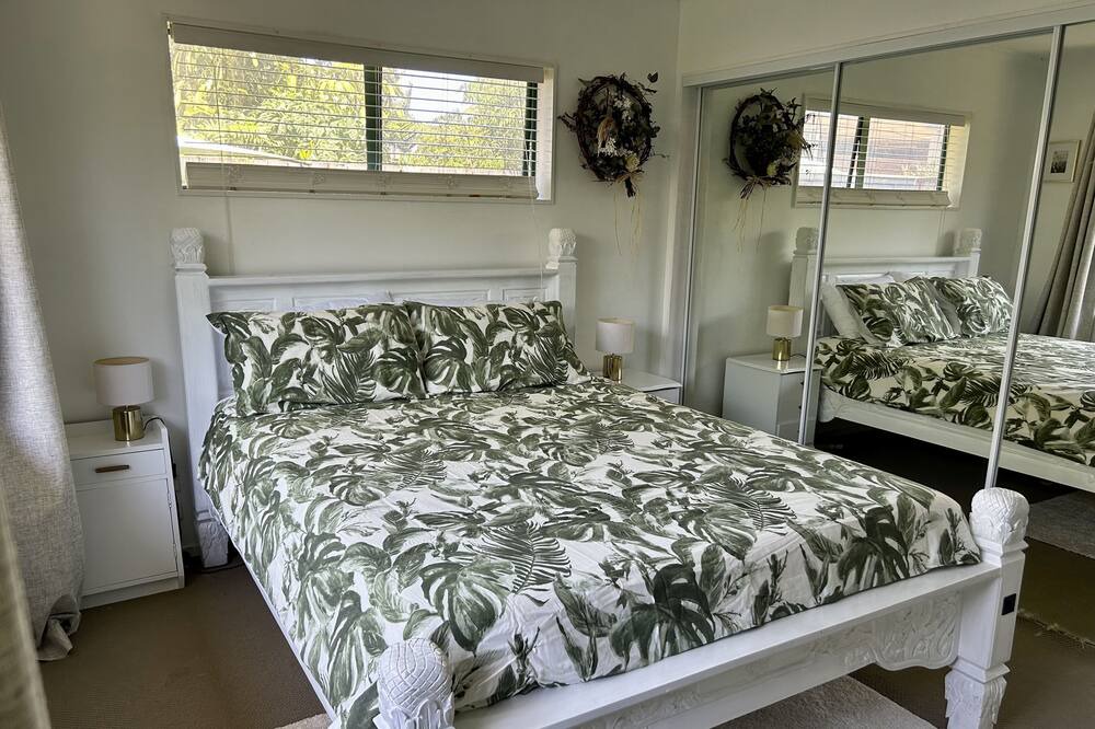 Photo of Bedroom in Omanu