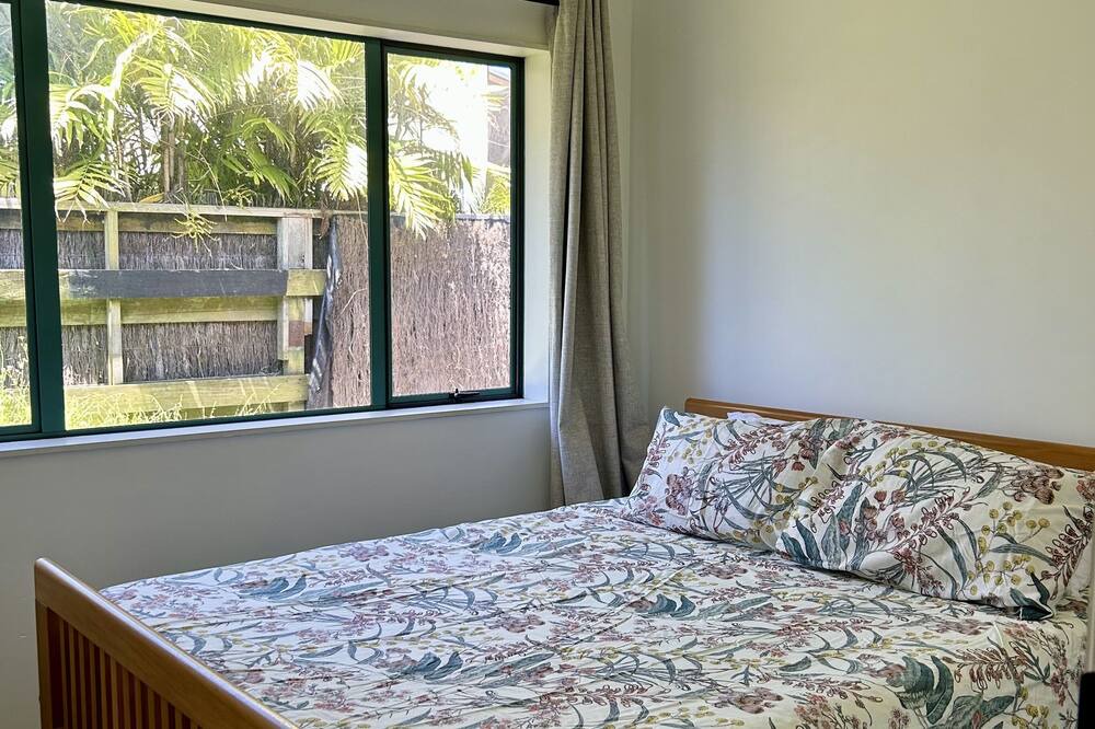 Photo of Bedroom in Omanu