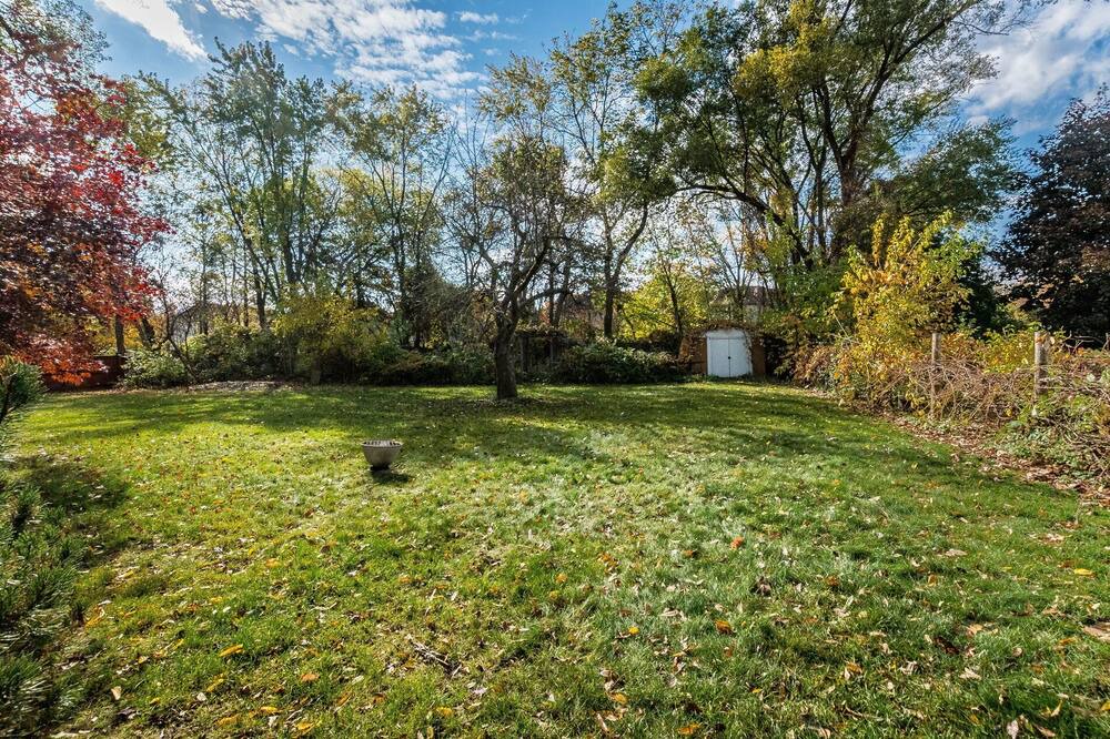 Photo of Outdoor in Clarkson-Lorne Park