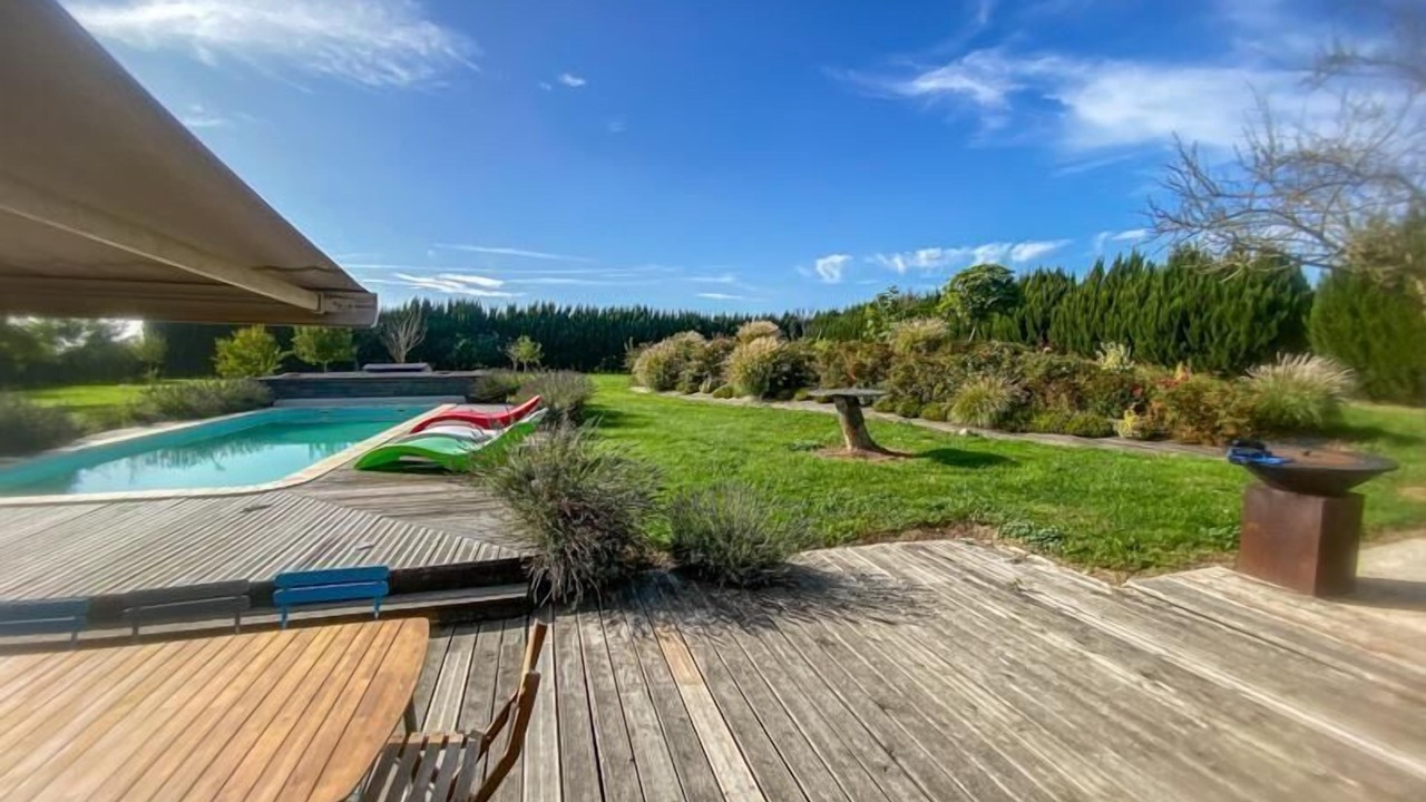 Photo of Outdoor in Les Essarts-le-Vicomte