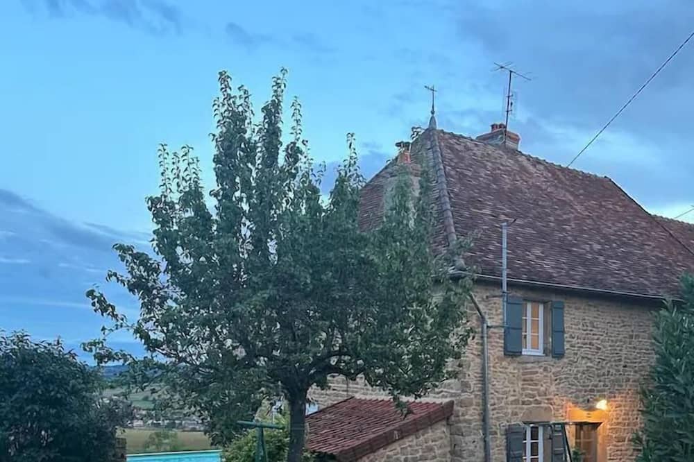 Photo of Outdoor in Saint-Julien-de-Civry